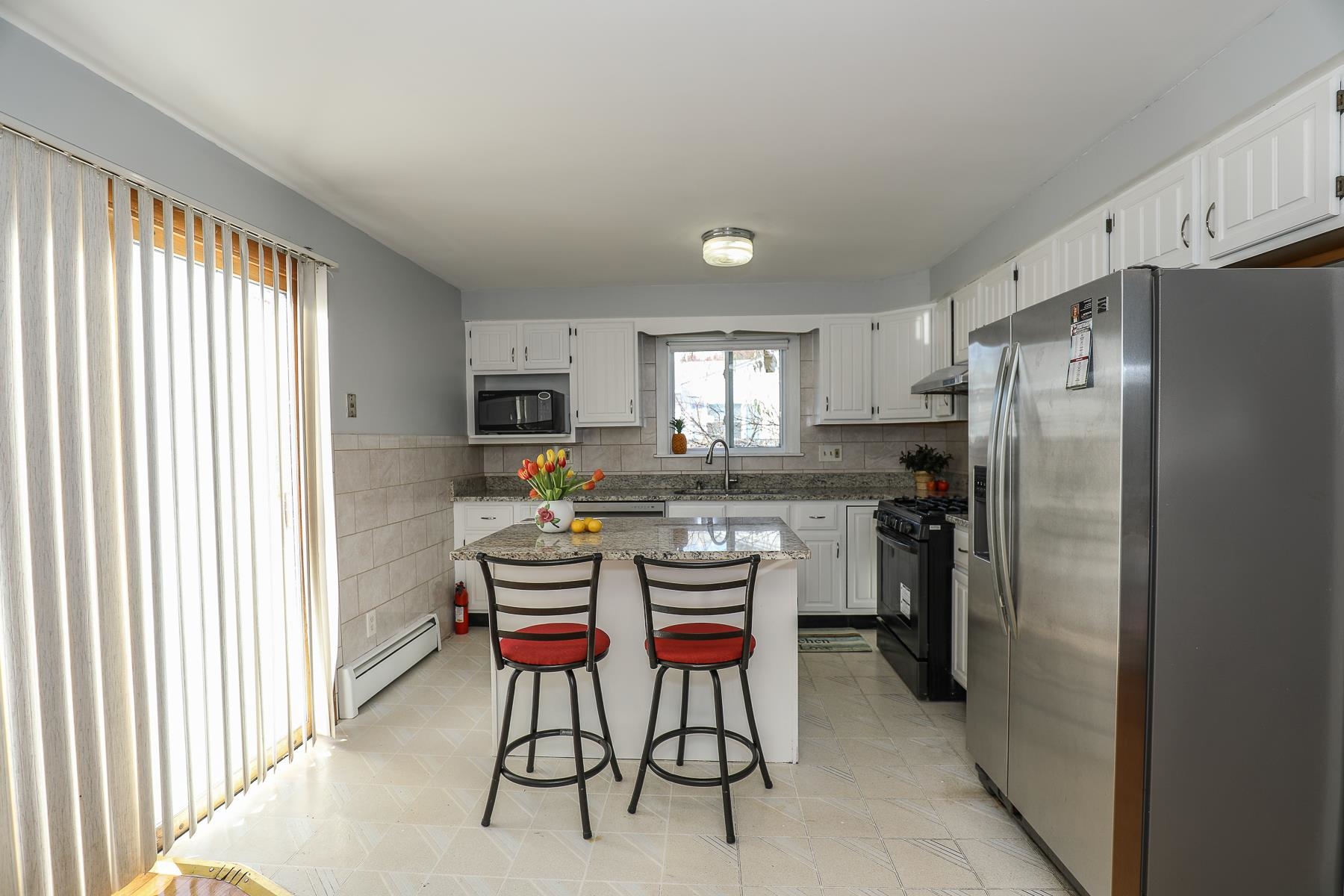 603 Weston Road Manchester, NH 03103 - Photo 4 of 40