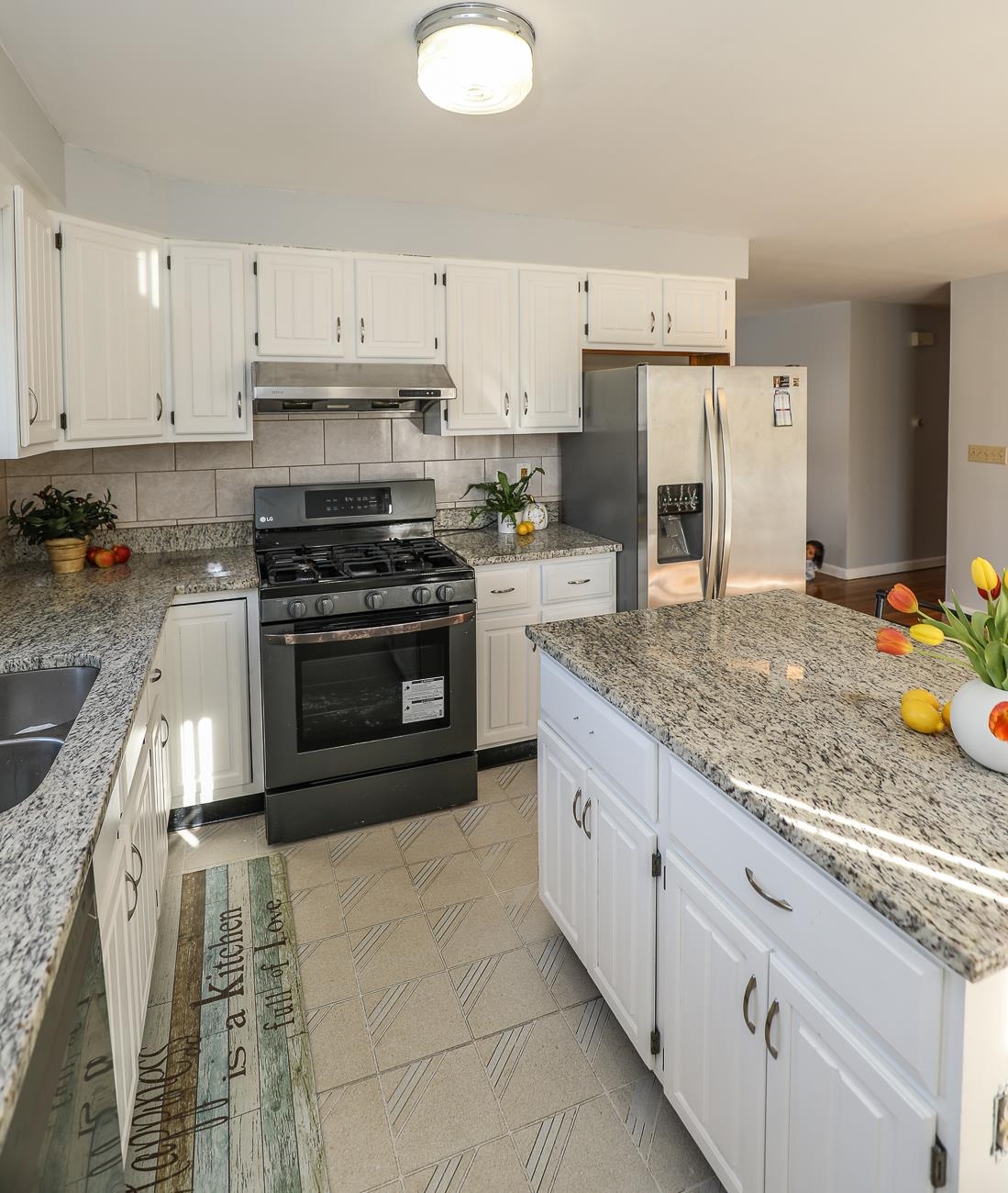 603 Weston Road Manchester, NH 03103 - Photo 7 of 40