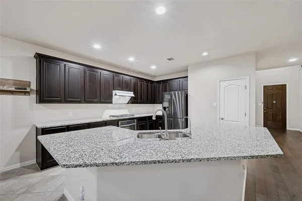 $400,000 | 824 Water Garden Circle, Little Elm, TX 75068