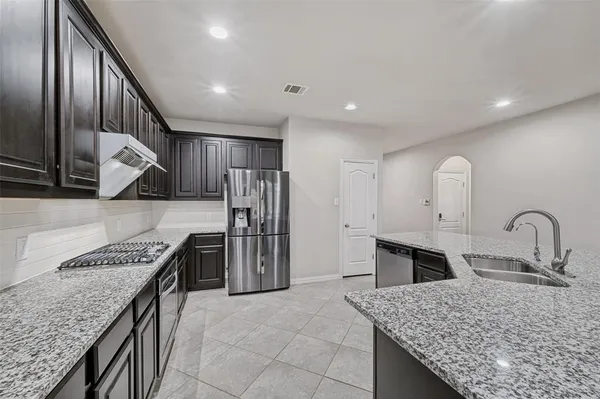 $400,000 | 824 Water Garden Circle, Little Elm, TX 75068
