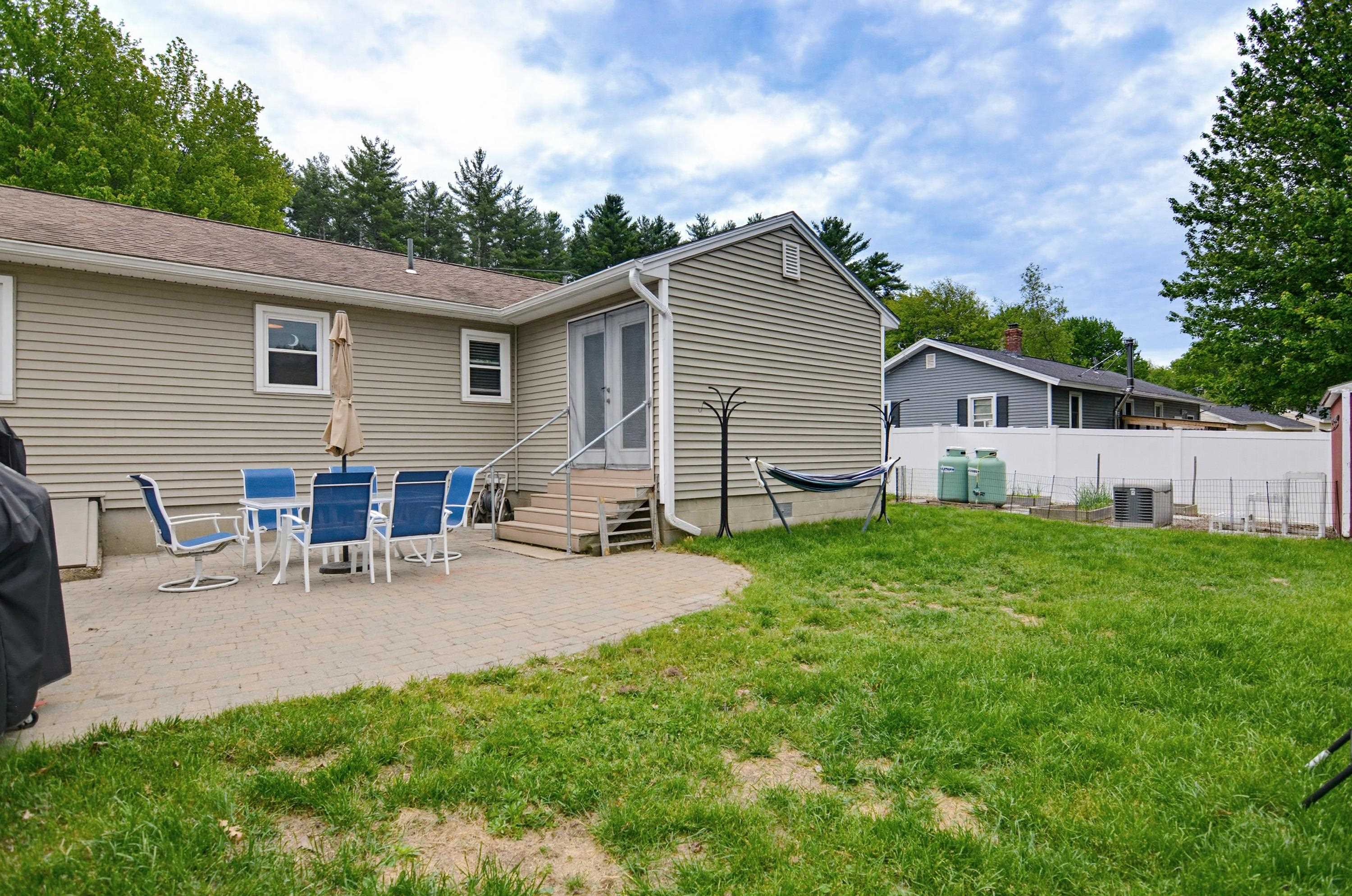 6 Ray Drive Hooksett, NH 03106 - Photo 35 of 52