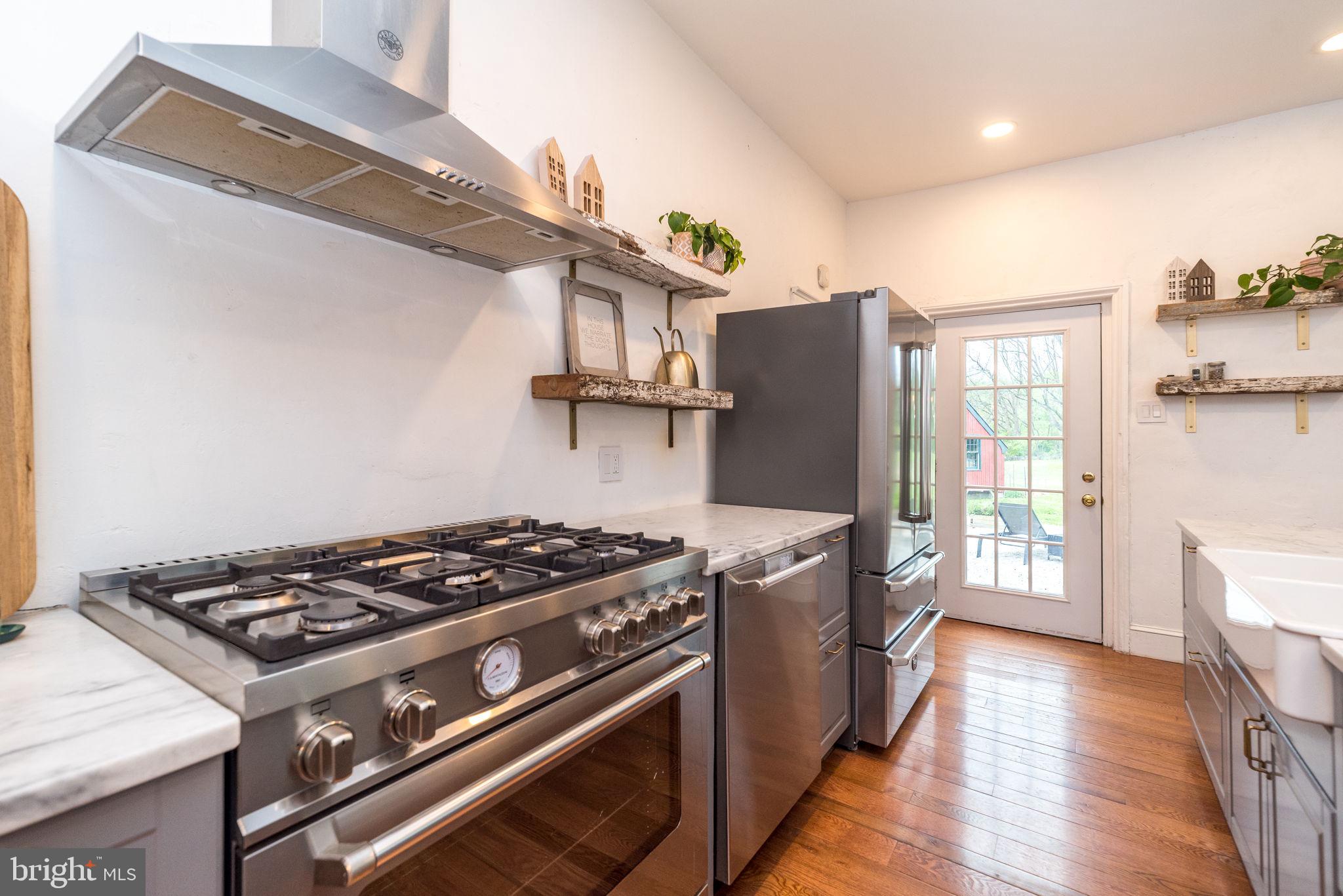 866 Schuylkill Road Birdsboro, PA 19508 - Photo 21 of 73 Modern kitchen with sleek appliances.