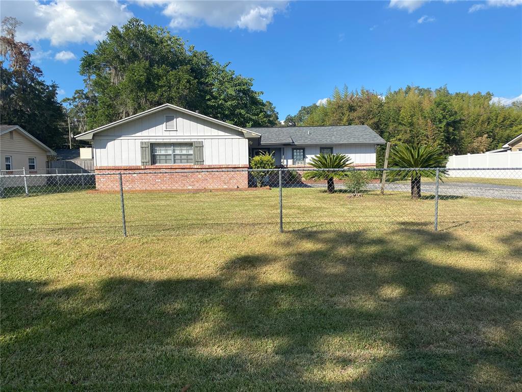2121 Southeast 39th Street Ocala, FL 34480 - Photo 1 of 1 Side/Front View