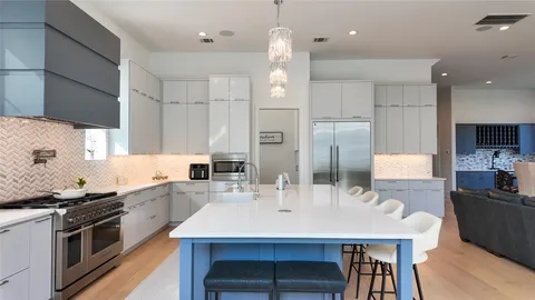 $1,595,000 | 4303 Dorothy Street, Bellaire, TX 77401