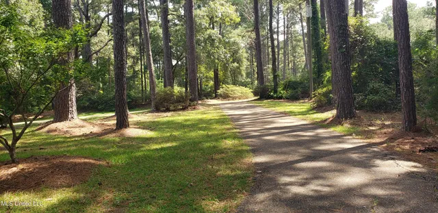 $399,500 | 1075 Hawthorne Drive, McComb, MS 39648