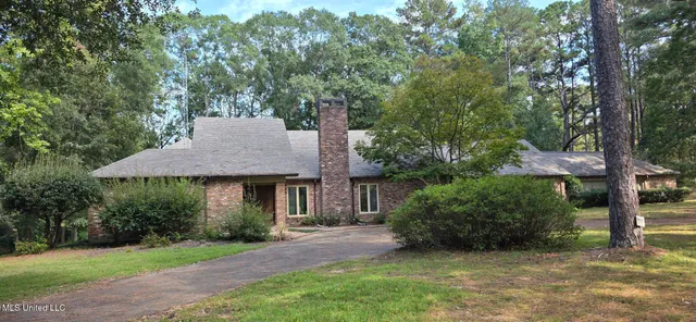 $399,500 | 1075 Hawthorne Drive, McComb, MS 39648