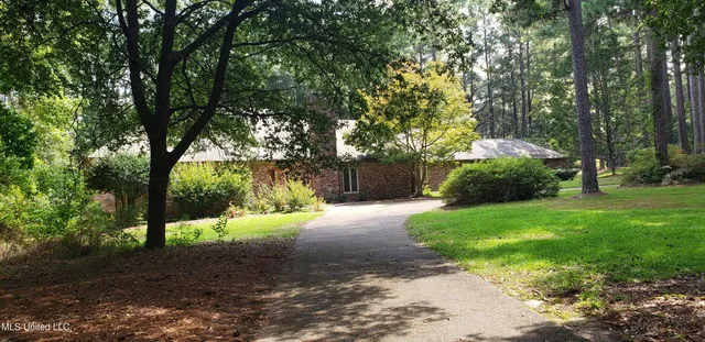 $399,500 | 1075 Hawthorne Drive, McComb, MS 39648