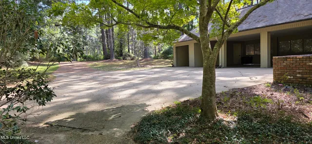 $399,500 | 1075 Hawthorne Drive, McComb, MS 39648
