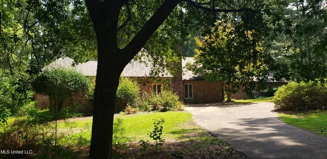 $399,500 | 1075 Hawthorne Drive, McComb, MS 39648