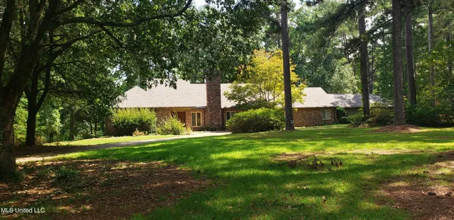 $399,500 | 1075 Hawthorne Drive, McComb, MS 39648