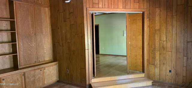 $399,500 | 1075 Hawthorne Drive, McComb, MS 39648