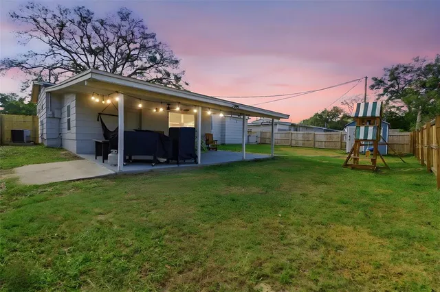 $297,500 | 2803 Joleen Drive, Eustis, FL 32726