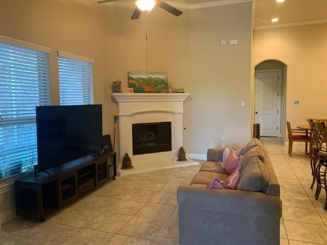 $2,600 | 686 Pendle Forest Drive, Frisco, TX 75036