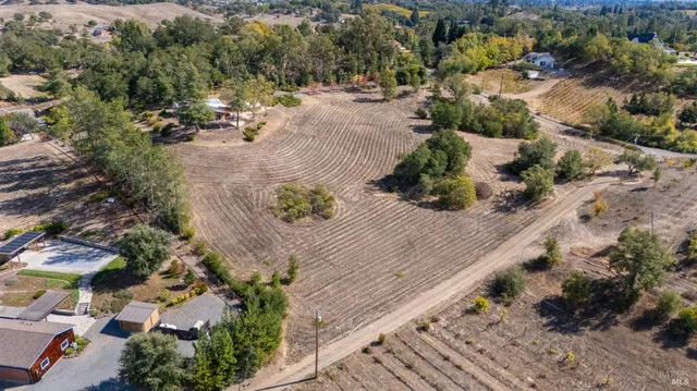 $1,995,000 | 1676 Chiquita Road, Healdsburg, CA 95448