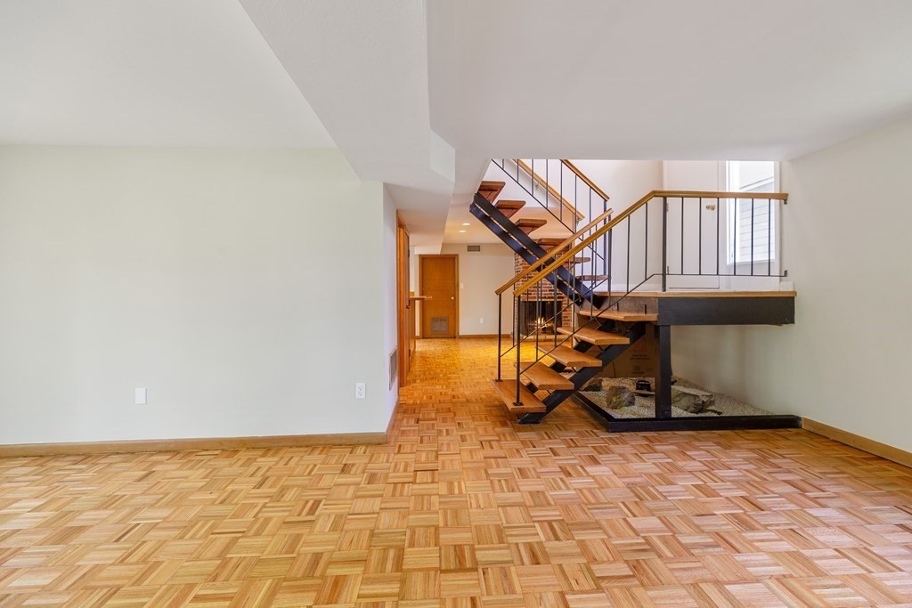 6 Aqueduct Road Wayland, MA 01778 - Photo 9 of 42 Gallery Image 9