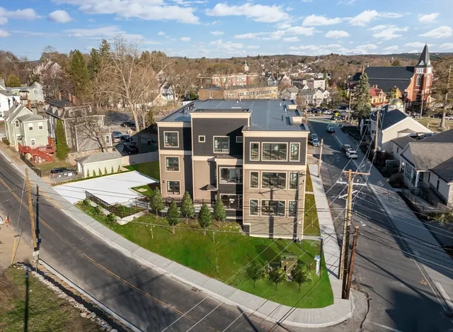 $618,000 | 272 Lincoln Street, Unit 302, Marlborough, MA 01752