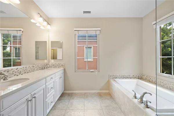$5,100 | 102 Bianco, Irvine, CA 92618