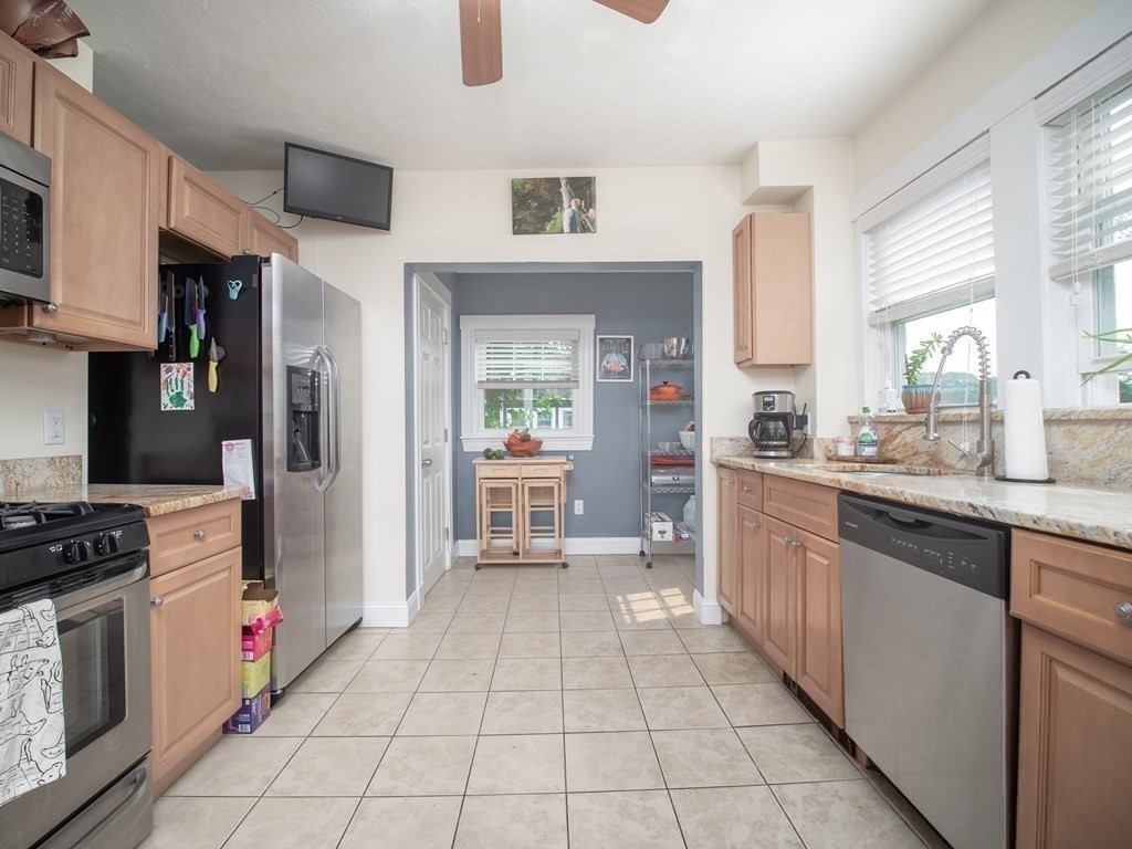 482 Beech Street Boston, MA 02131 - Photo 11 of 36 Gallery Image 11