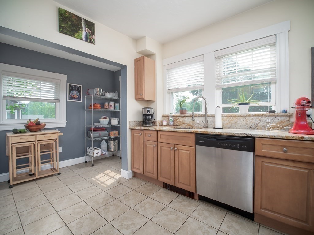 482 Beech Street Boston, MA 02131 - Photo 14 of 36 Gallery Image 14