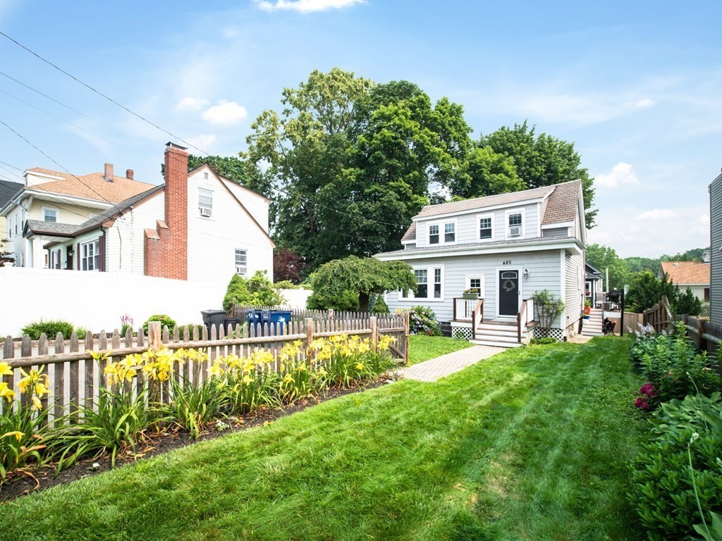 482 Beech Street Boston, MA 02131 - Photo 2 of 36 Gallery Image 2