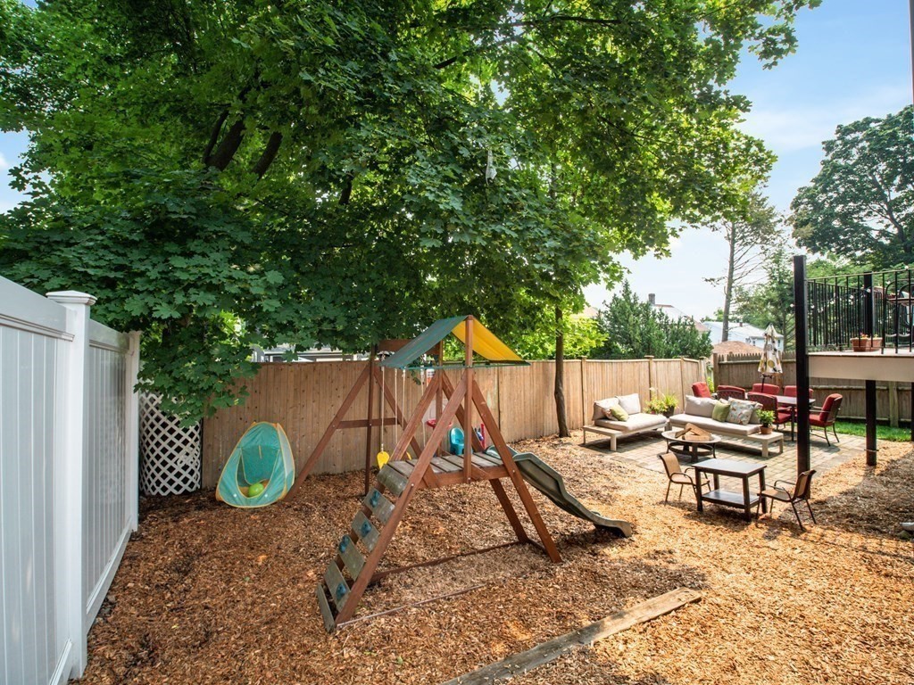 482 Beech Street Boston, MA 02131 - Photo 28 of 36 Gallery Image 28