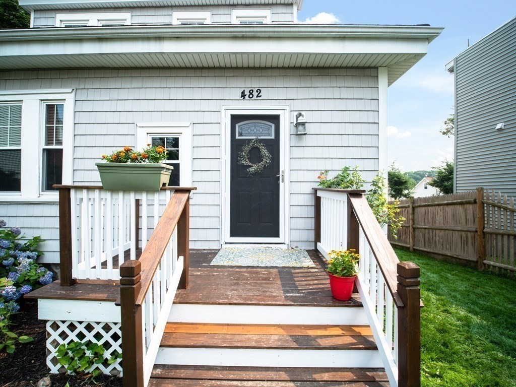 482 Beech Street Boston, MA 02131 - Photo 4 of 36 Gallery Image 4