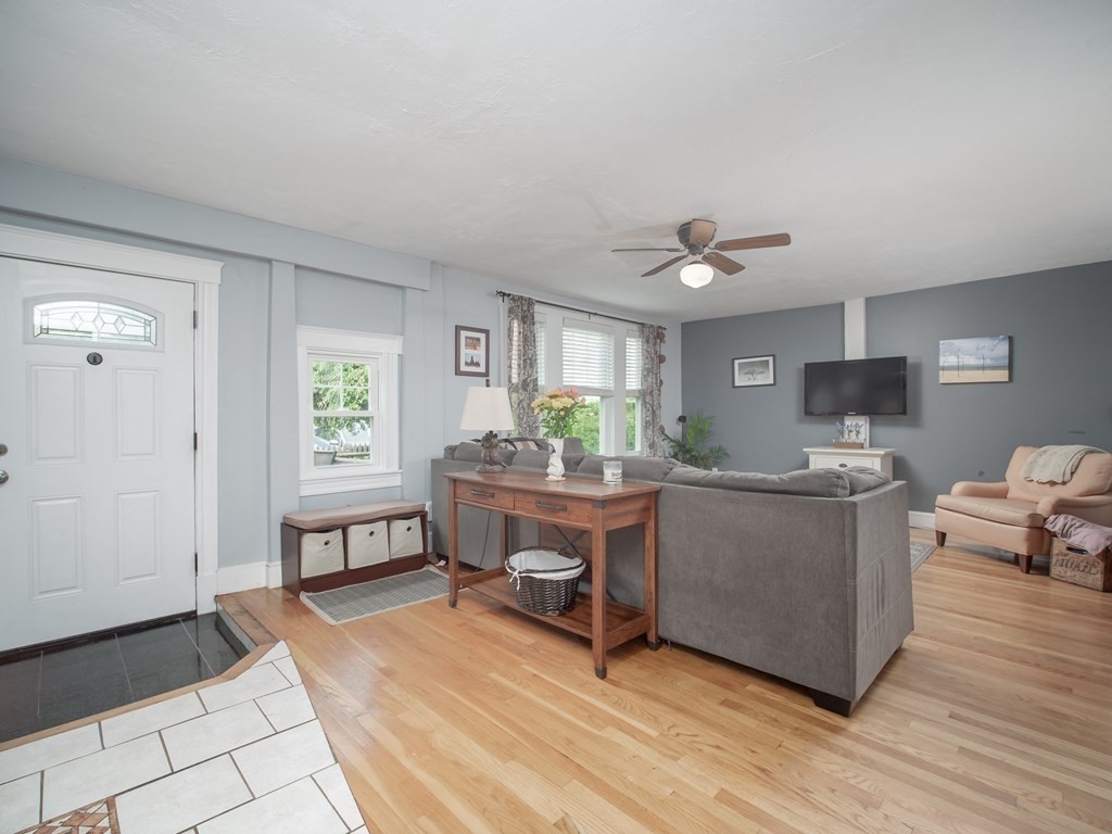 482 Beech Street Boston, MA 02131 - Photo 5 of 36 Gallery Image 5