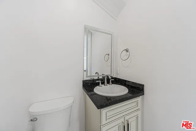 $6,295 | 2017 South Centinela Avenue, Unit B, Santa Monica, CA 90404