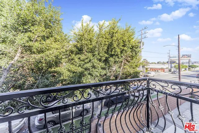 $6,295 | 2017 South Centinela Avenue, Unit B, Santa Monica, CA 90404