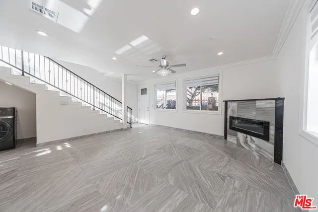 $6,295 | 2017 South Centinela Avenue, Unit B, Santa Monica, CA 90404