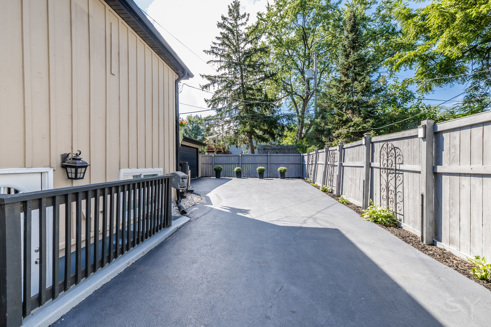 449 Geneva Road Glen Ellyn, IL 60137 - Photo 2 of 21 a view of a roof deck