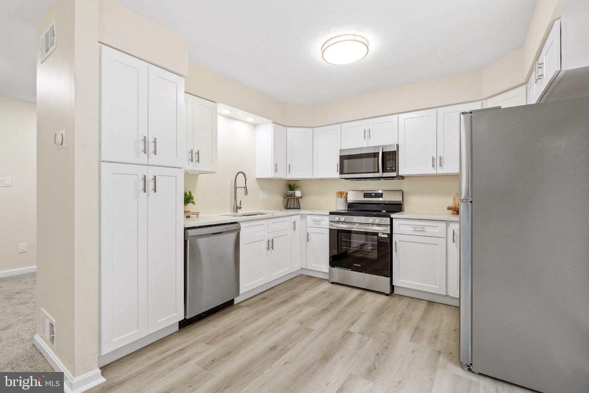 STAINLESS STEEL APPLIANCES