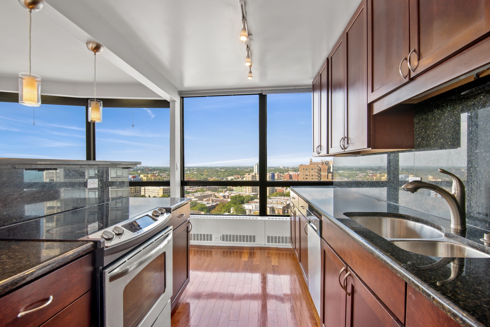 5415 North Sheridan Road, Unit 2111 Chicago, IL 60640 - Photo 4 of 12