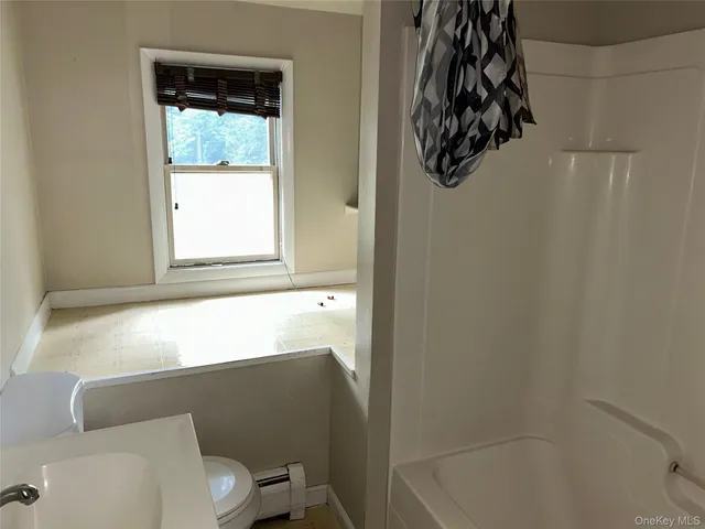 $1,500 | 69 Academy Street, Unit F, Poughkeepsie, NY 12601