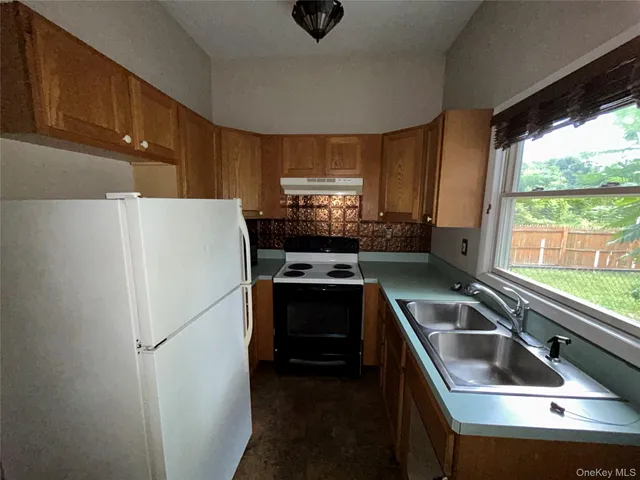 $1,500 | 69 Academy Street, Unit F, Poughkeepsie, NY 12601