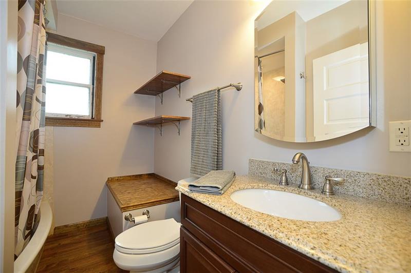 211 Puritan Road Carnegie, PA 15106 - Photo 18 of 25 Gallery Image 18