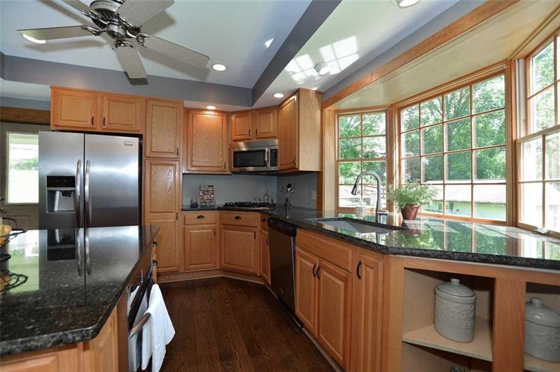 211 Puritan Road Carnegie, PA 15106 - Photo 8 of 25 Gallery Image 8