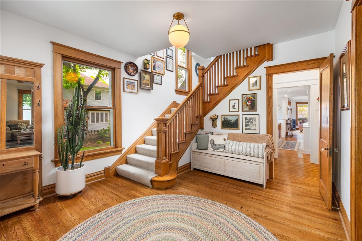 23 Columbia Street Naperville, IL 60540 - Photo 8 of 94