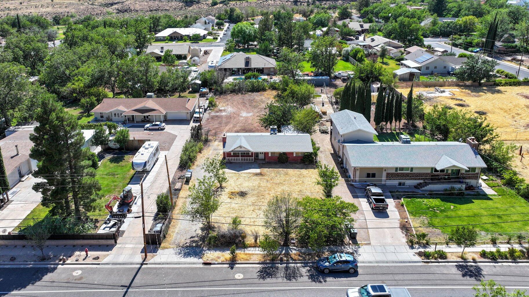 44 South Toquer Boulevard Toquerville, UT 84774 - Photo 4 of 17 004_20-44_s_toquer_blvd-20_99
