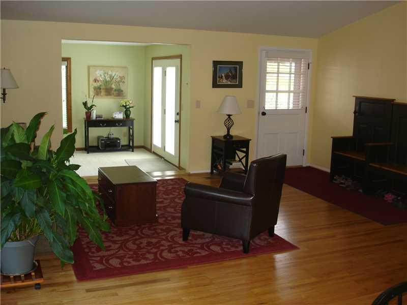 99 Shady Drive Indiana, PA 15701 - Photo 5 of 17 Living Room.