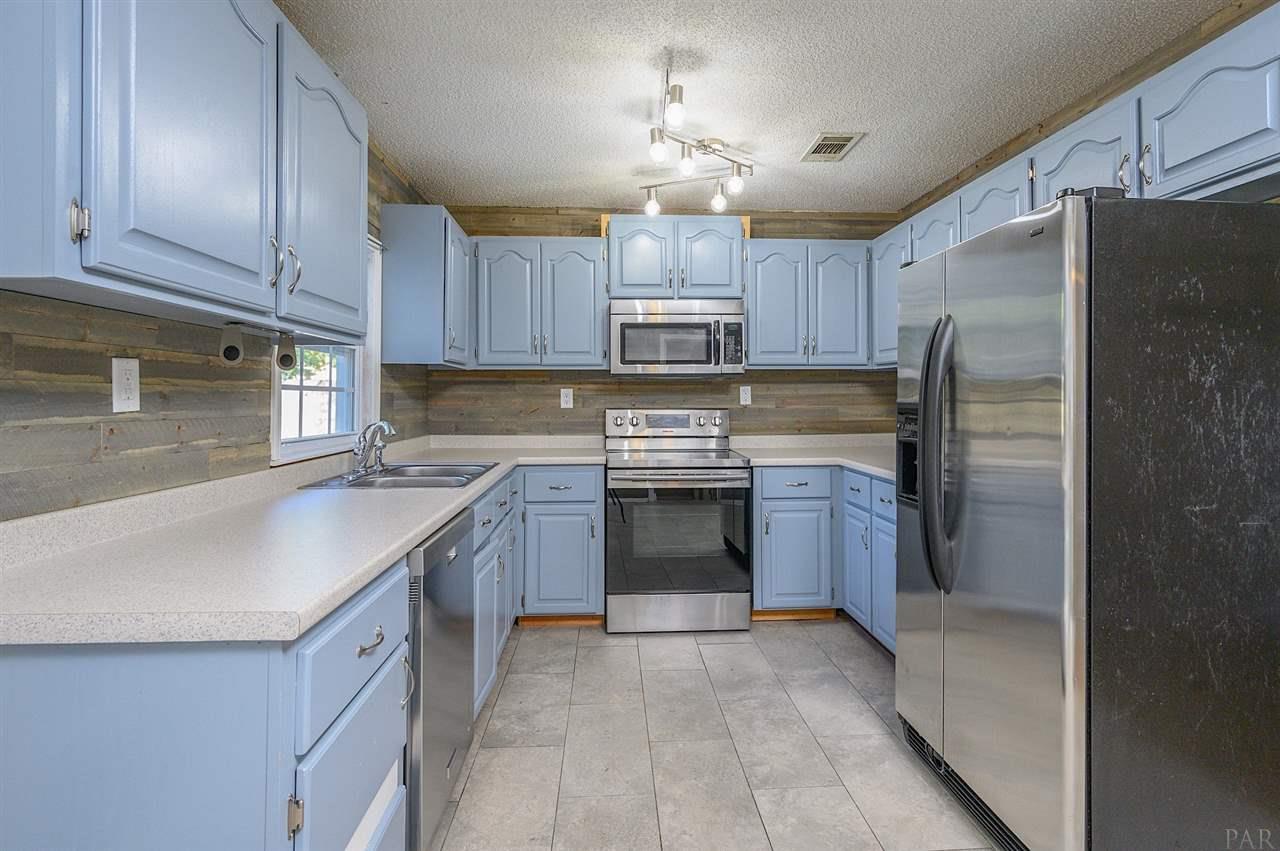4116 Riddle Street Pace, FL 32571 - Photo 5 of 17