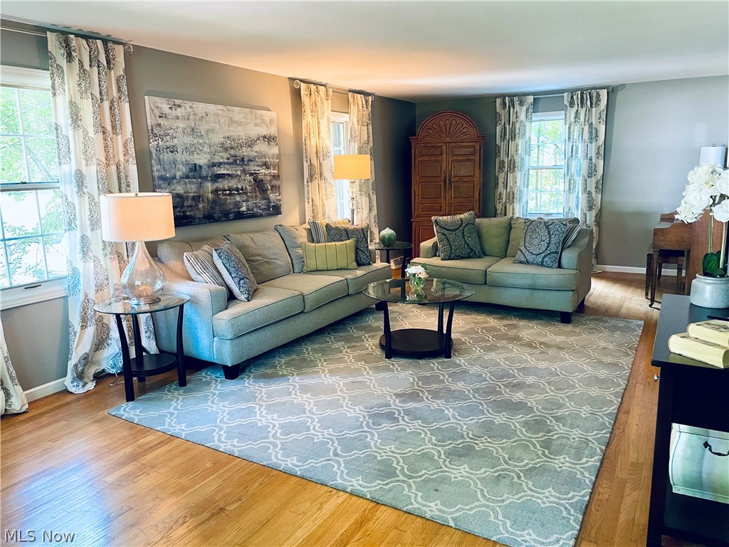 1038 Professor Road Cleveland, OH 44124 - Photo 5 of 22
