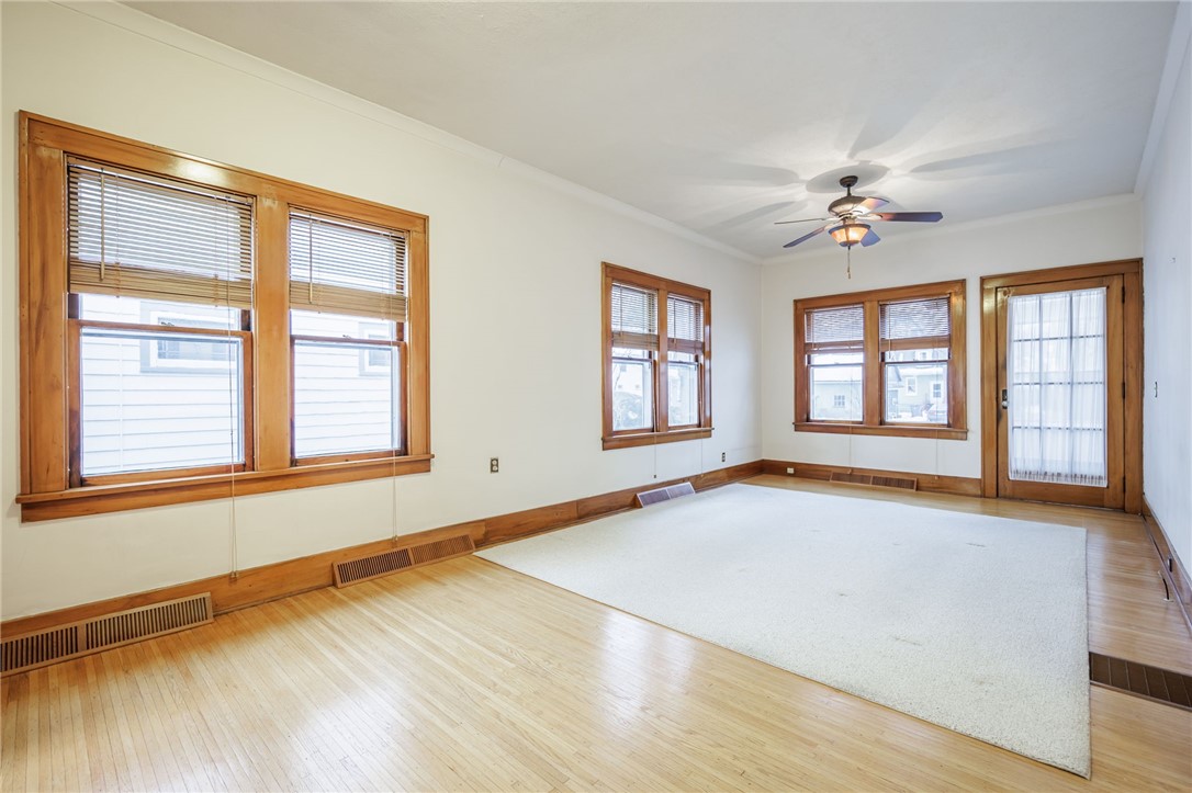 138 Wilsonia Road Rochester, NY 14609 - Photo 12 of 33 LIVING ROOM