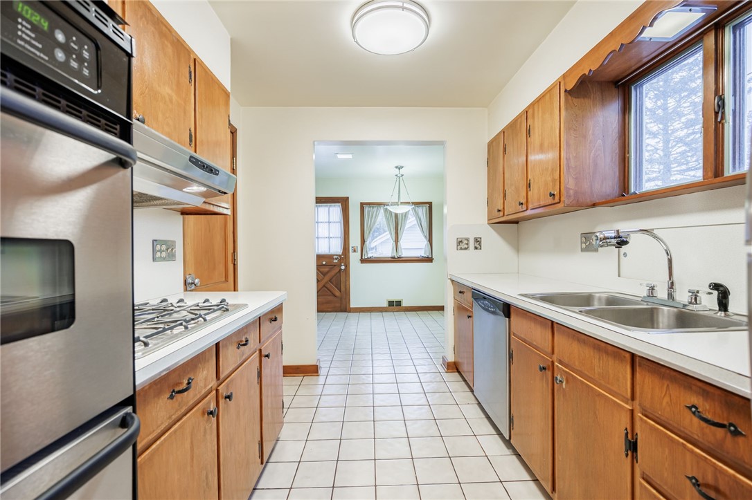 138 Wilsonia Road Rochester, NY 14609 - Photo 19 of 33