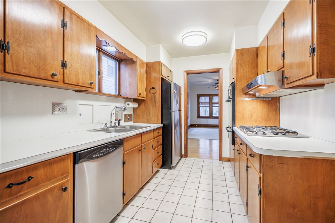 138 Wilsonia Road Rochester, NY 14609 - Photo 21 of 33