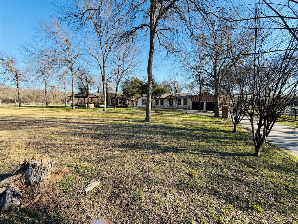 529 Northwest Private Road 147 Rice, TX 75155 - Photo 6 of 20 View of grassy yard