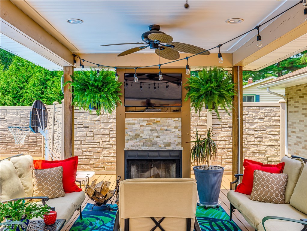 3160 Shellhart Road Norton, OH 44203 - Photo 8 of 34 Outdoor Living Space