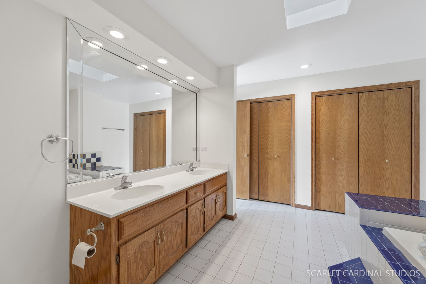 20428 South Grand Prairie Lane Frankfort, IL 60423 - Photo 18 of 29 a bathroom with a sink double vanity and a mirror