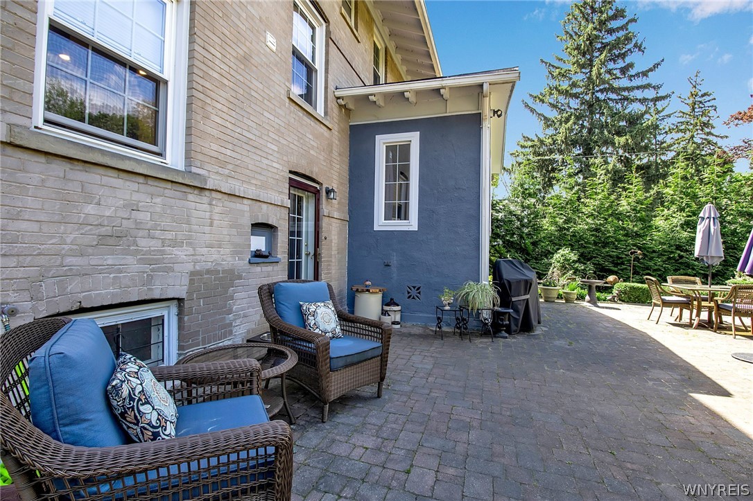 110 Beard Avenue Buffalo, NY 14214 - Photo 9 of 50