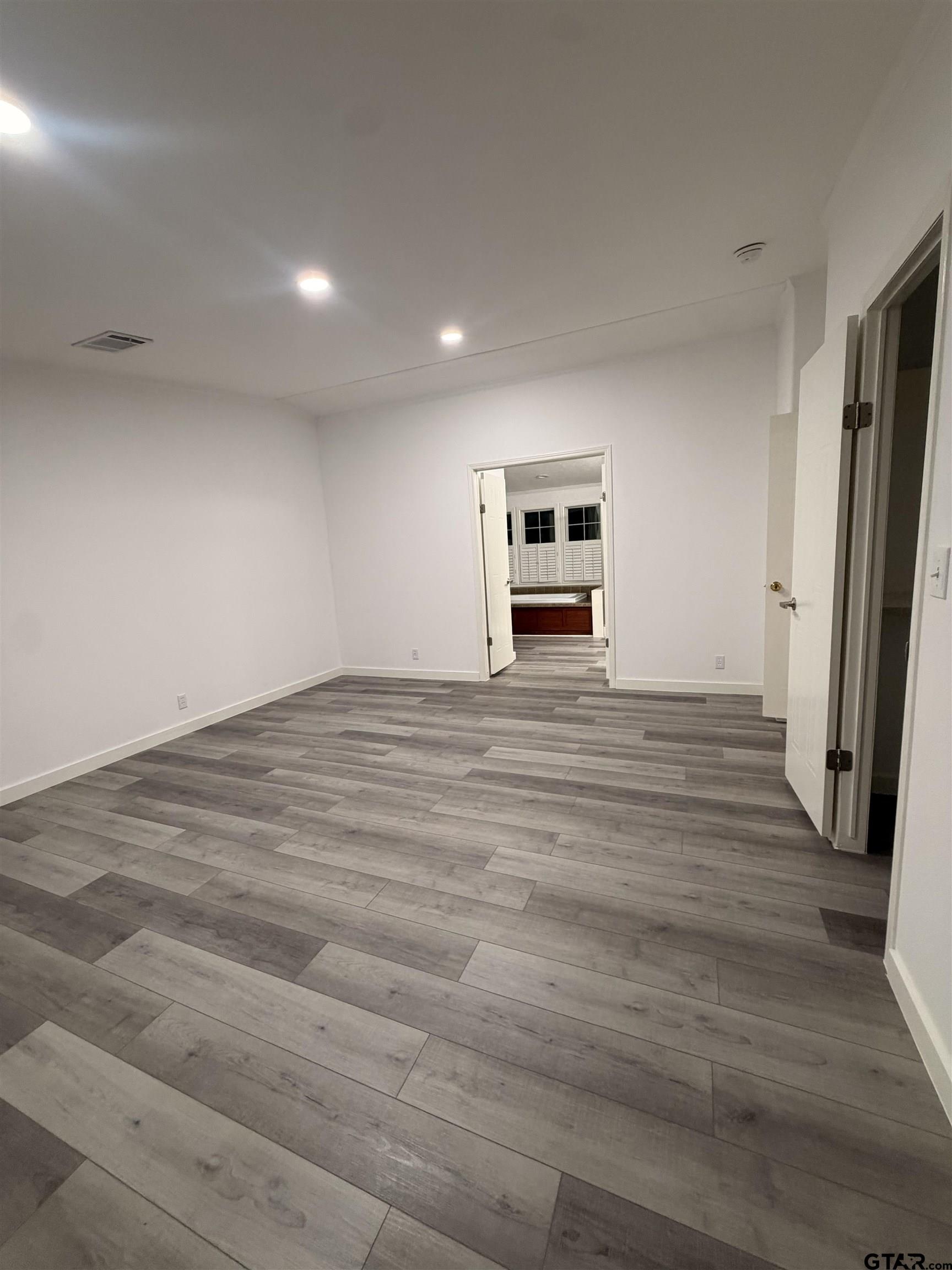5611 Holiday Hills Road Tyler, TX 75708 - Photo 27 of 33 Gallery Image 27